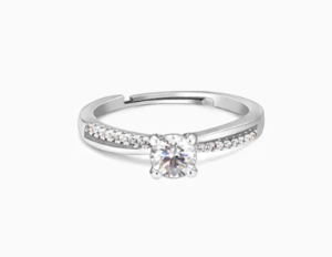 Kriti Sanon Silver Zircon Layered Ring